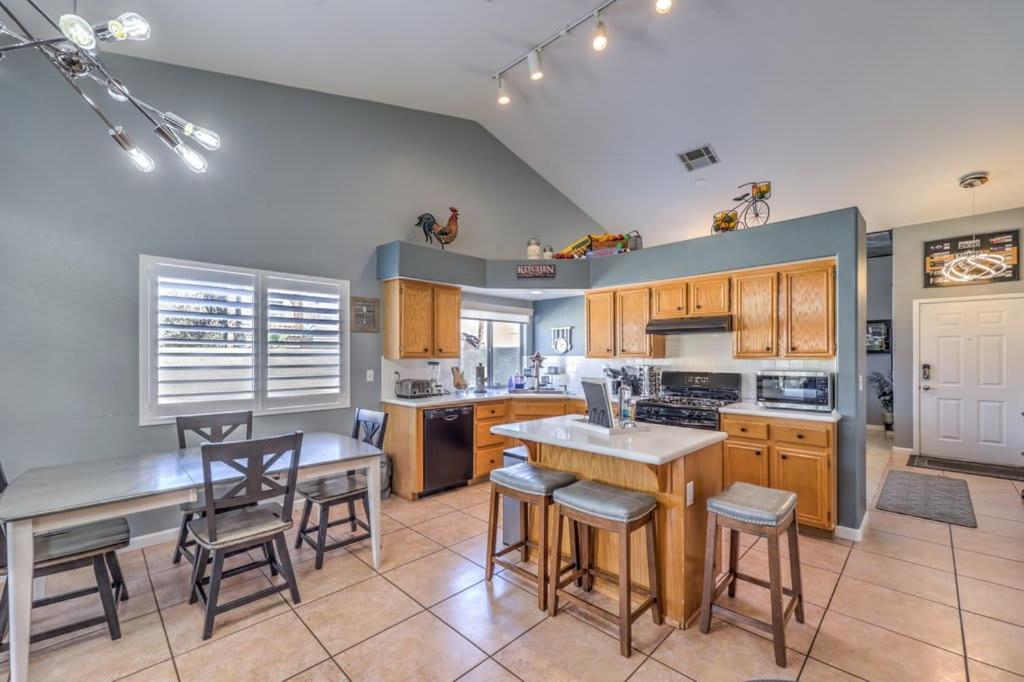 Family Fun For Everyone In Las Vegas- 4 Bedrooms, Billiards, Game Room Henderson Kültér fotó