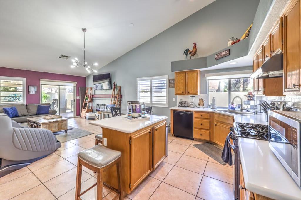 Family Fun For Everyone In Las Vegas- 4 Bedrooms, Billiards, Game Room Henderson Kültér fotó