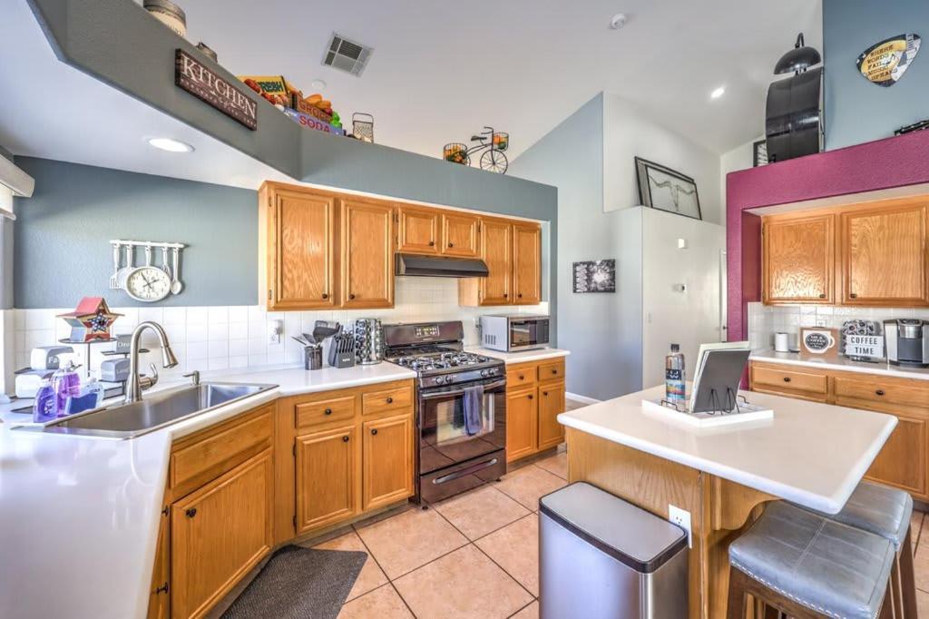 Family Fun For Everyone In Las Vegas- 4 Bedrooms, Billiards, Game Room Henderson Kültér fotó